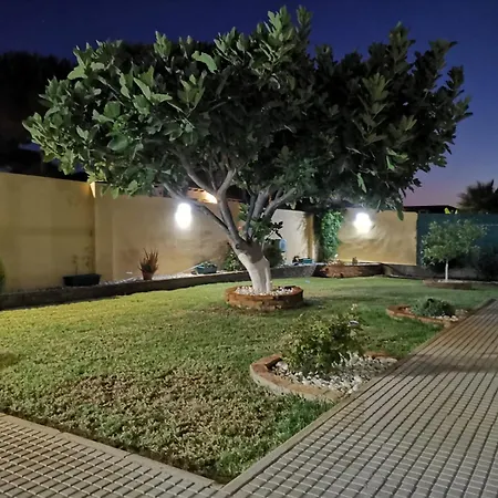ホームステイ Huelva Garden
