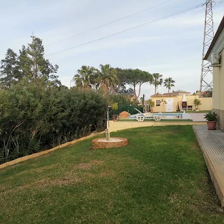 Huelva Garden ホームステイ アルハラケ